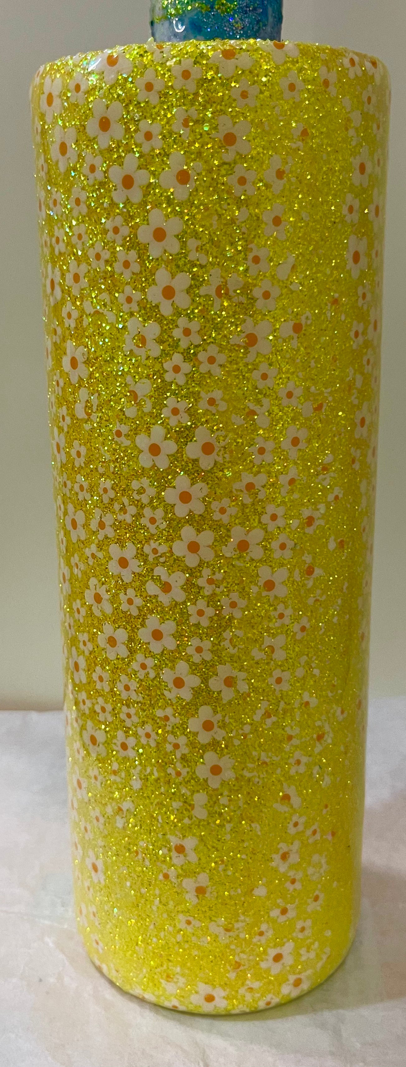 20oz yellow daisy skinny straight Tumbler. Custom order