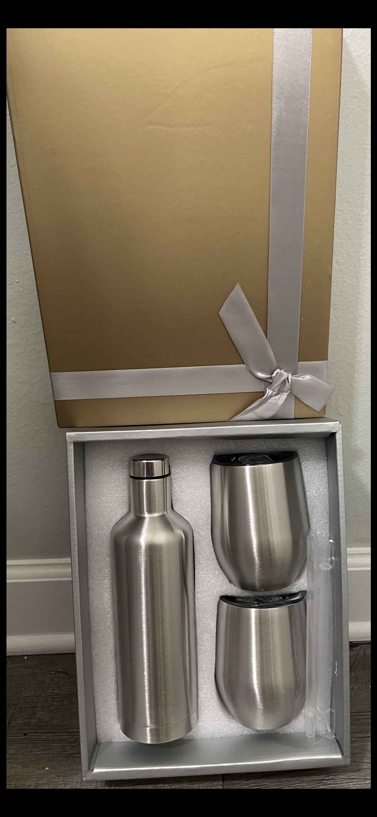 WINE GLASS GIFT SET - AMAZING GIFT!